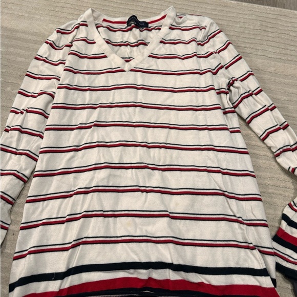 Tommy Hilfiger - Picture 1 of 2